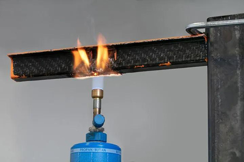 碳纤维板用火能点燃吗？