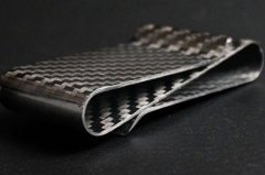 碳纤维板为什么不会弯曲变形？